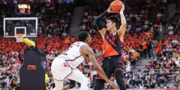 辽宁男篮转会消息：赵率舟加盟辽宁男篮，新赛季剑指总冠军